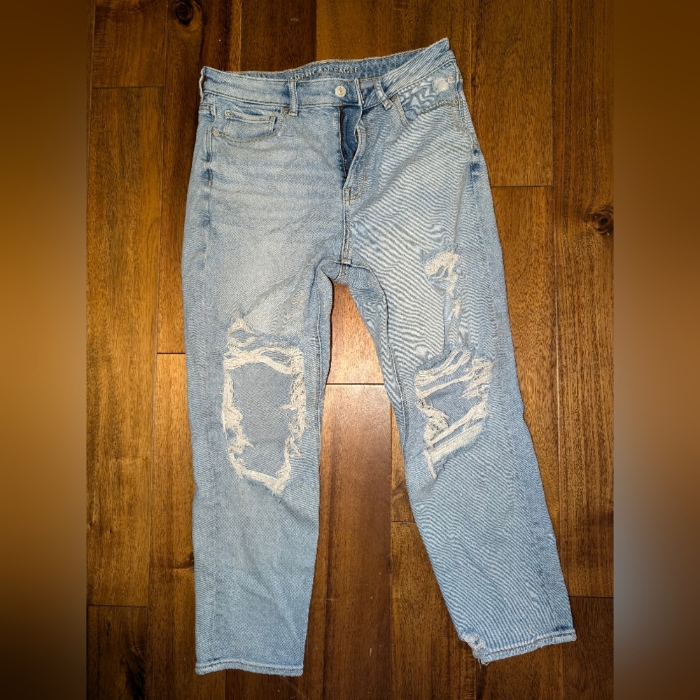 American Eagle Mom Jeans size 8